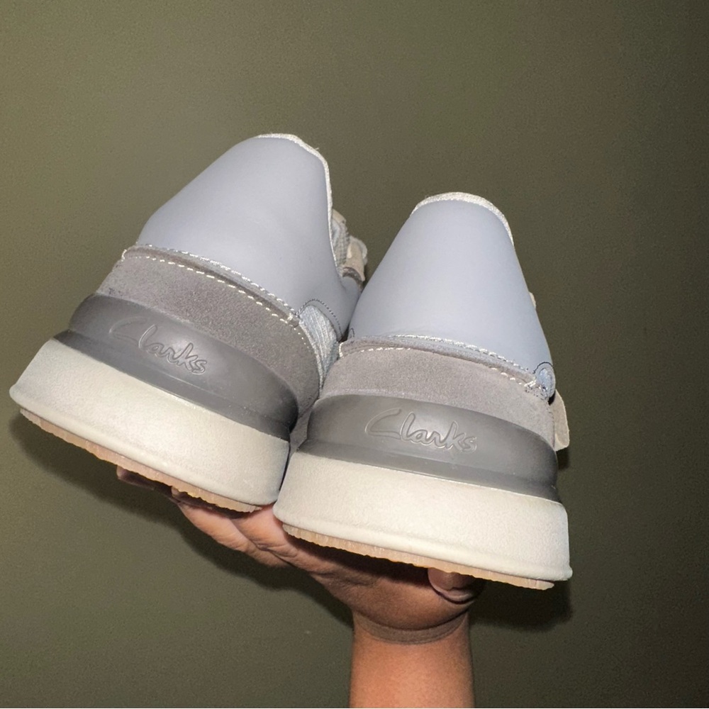 CLARKS - Picture 4 of 17